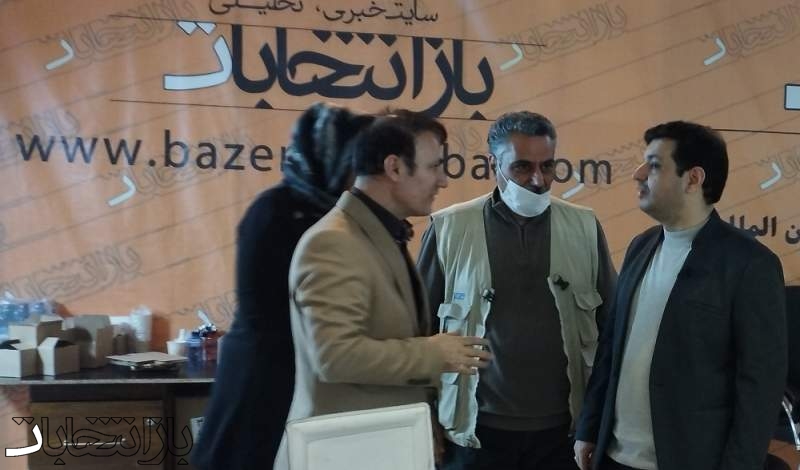 علی اکبر رائفی‌پور، مدیر موسسه مصاف از غرفه پایگاه خبری تحلیلی باز انتخابات بازدید کرد