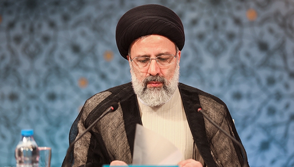 رئیسی در مصلای تهران: ما که گذشته‌مان را همه می‌دانند/ گذشته ما حمایت از حقوق مردم است