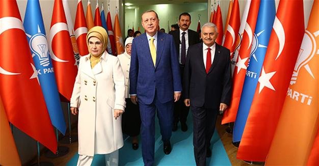 تغییر در حلقه مدیریتی حزب حاکم ترکیه با بازگشت اردوغان