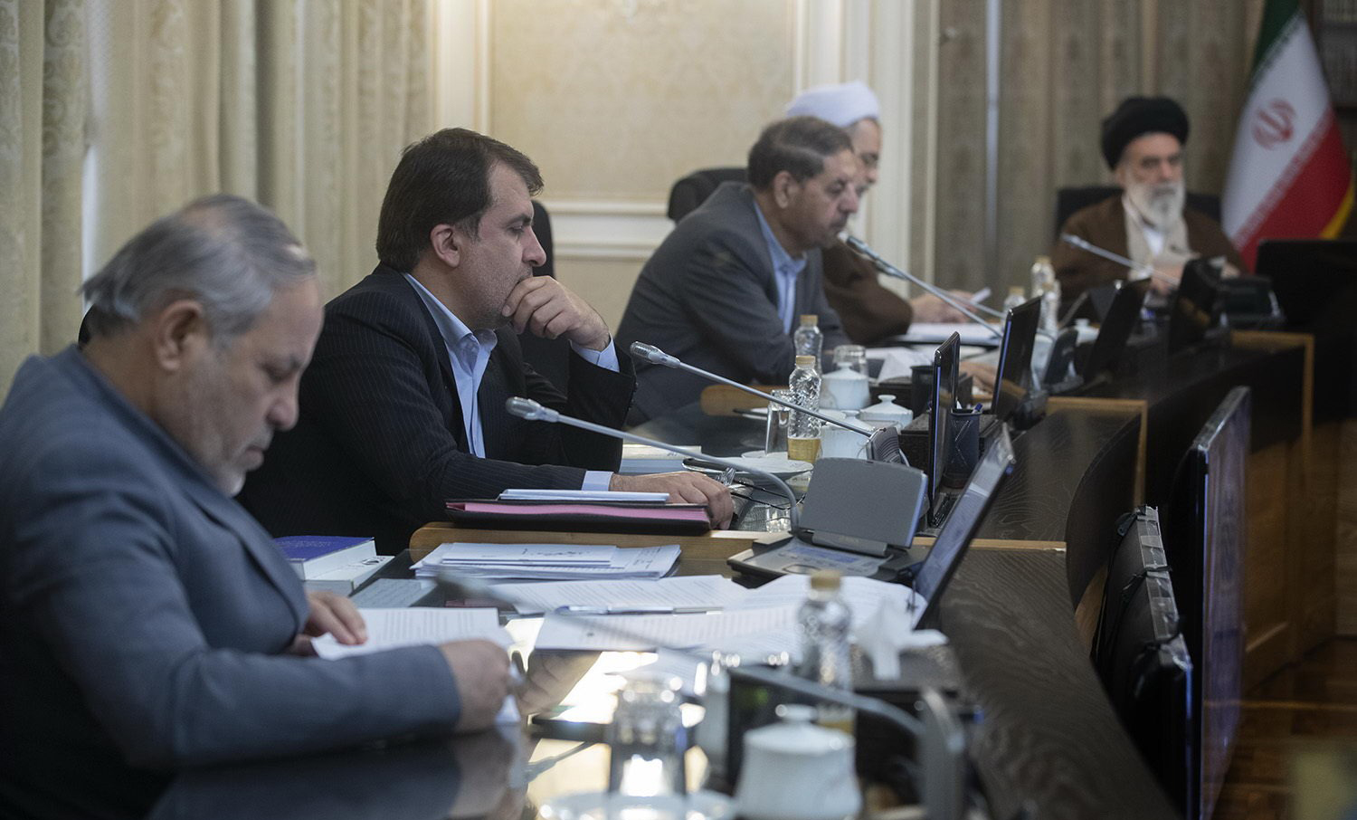 گزارش تصویری از جلسه شورای نگهبان برای بررسی مصوبه بودجه ۱۴۰۲ کل کشور