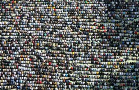 گزارش تصویری از حضور مردم در نماز عید فطر به امامت آیت الله خامنه‌ای در مصلی تهران  <img src="/images/picture_icon.png" width="16" height="16" border="0" align="top">