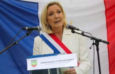 وزیر کشور فرانسه: مارین لوپن احتمالا رئیس‌جمهور بعدی باشد