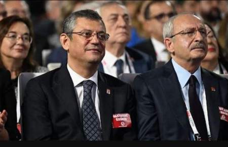 داروساز سابق اوزگور اوزل (چپ) جایگزین کمال قلیچداراوغلو (راست) به عنوان رهبر مخالفان ترکیه شد