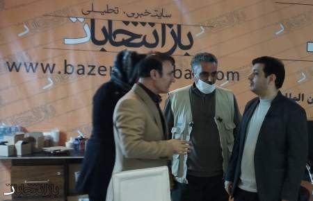 علی اکبر رائفی‌پور، مدیر موسسه مصاف از غرفه پایگاه خبری تحلیلی باز انتخابات بازدید کرد