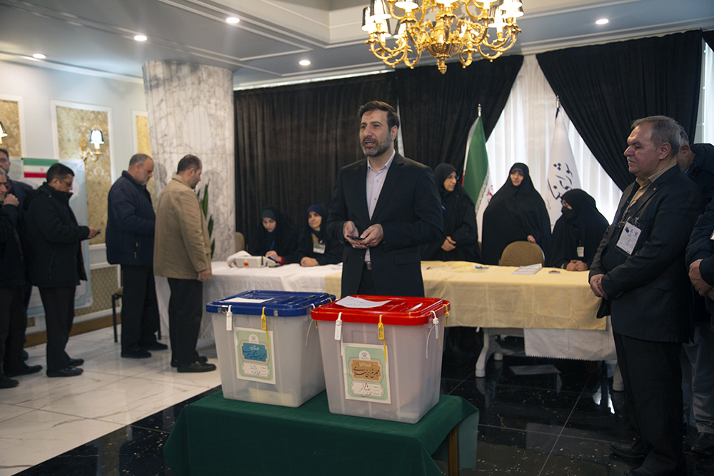 گزارش تصویری از رای دادن اعضای فقها و حقوقدان‌های شورای نگهبان عکاس: فاطمه ( آزاده) حلوایی
