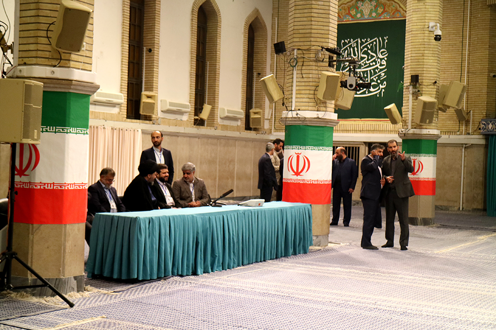 گزارش تصویری از حضور رهبر معظم انقلاب در رای‌گیری مرحله‌ی دوم انتخابات مجلس- عکاس: مجید قاضی پور