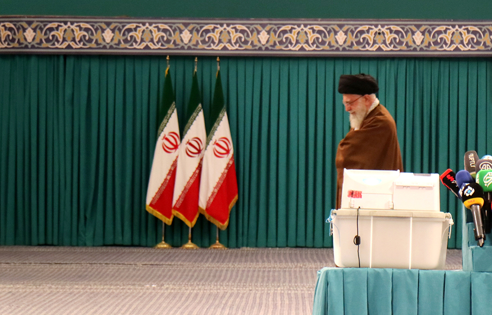 گزارش تصویری از حضور رهبر معظم انقلاب در رای‌گیری مرحله‌ی دوم انتخابات مجلس- عکاس: مجید قاضی پور