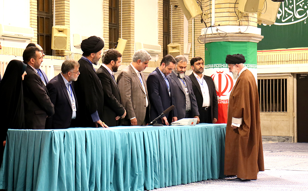 گزارش تصویری از حضور رهبر معظم انقلاب در رای‌گیری مرحله‌ی دوم انتخابات مجلس- عکاس: مجید قاضی پور