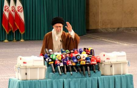 گزارش تصویری از رای دادن مقام معظم رهبری در انتخابات دور دوم مجلس دوازدهم_ عکاس: مجید قاضی پور  