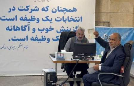صباغیان برای کاندیداتوری ثبت نام کرد صباغیان برای کاندیداتوری ثبت نام کرد