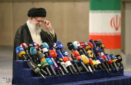 گزارش تصویری از حضور رهبر انقلاب در چهاردهمین انتخابات ریاست جمهوری  <img src="/images/picture_icon.png" width="16" height="16" border="0" align="top">