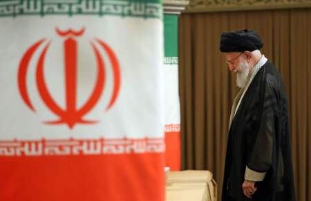 گزارش تصویری از حضور رهبر انقلاب اسلامی در مرحله دوم چهاردهمین دوره انتخابات ریاست جمهوری  <img src="/images/picture_icon.png" width="16" height="16" border="0" align="top">