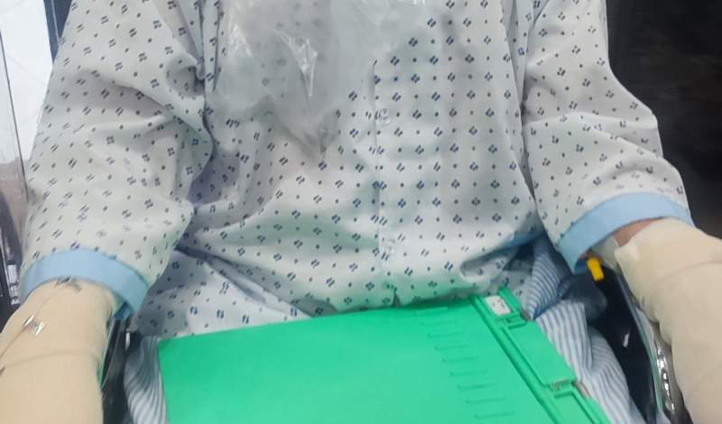 عکس یکی از سربازان فراجا که در حمله ظهر امروز اسرائیل در تهران مجروح شده است