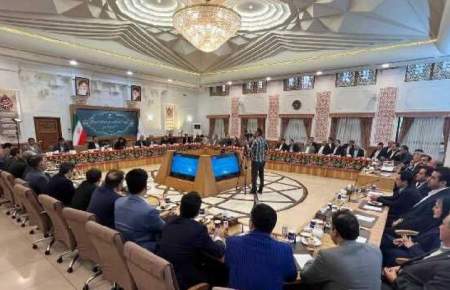 احکام اعضای شورای مرکزی نظام مهندسی ساختمان توسط وزیر راه و شهرسازی اهدا شد